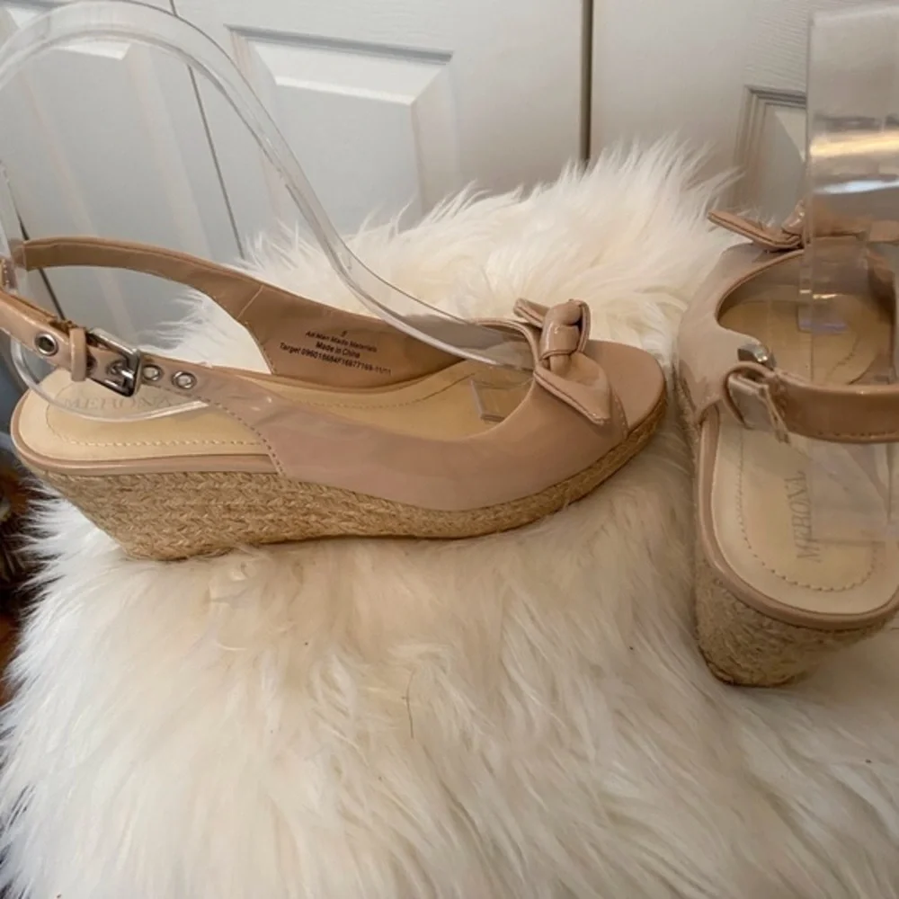 Merona Wedge sandals Size 6